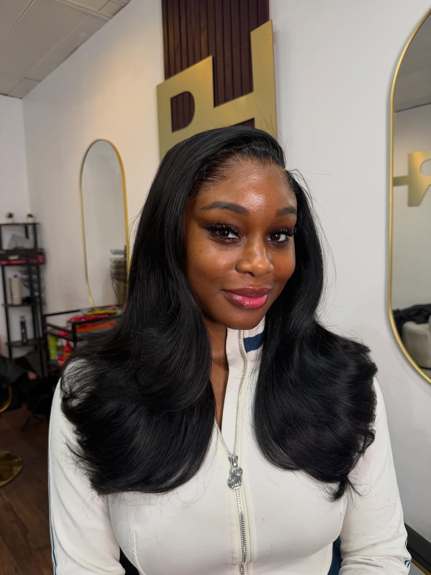Renz Hair – wigs by a stylist in Canary Wharf, E14, photo 3