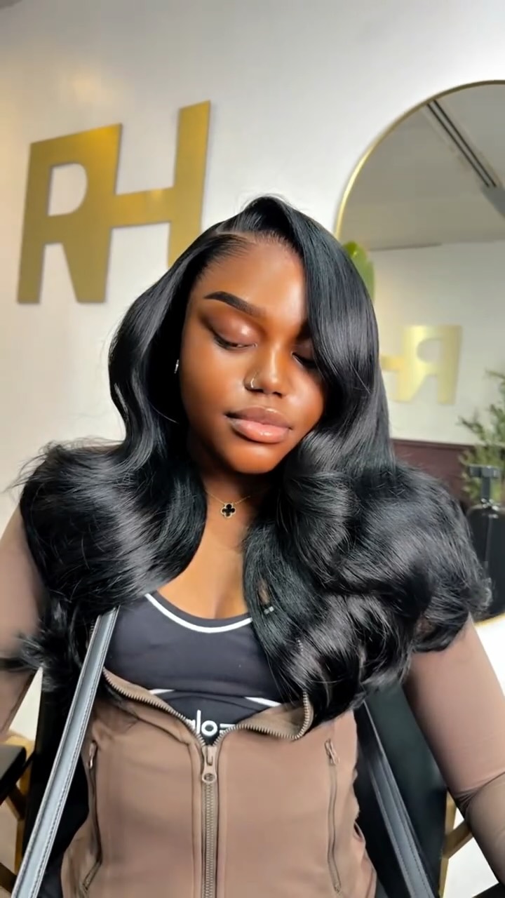 Renz Hair – wigs by a stylist in Canary Wharf, E14, photo 5